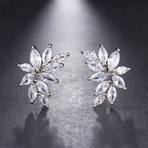 Diamond leaf earrings N1036